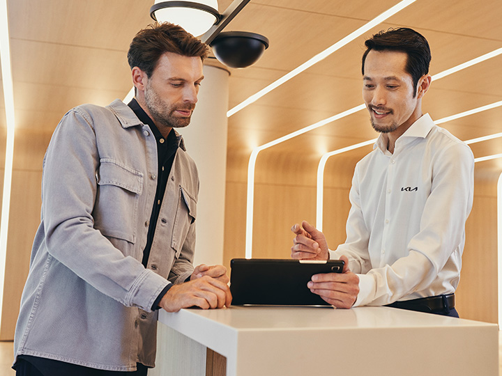 Warten Sie entspannt in der Lounge Ihres Kia Händlers, während Ihr Auto repariert wird.