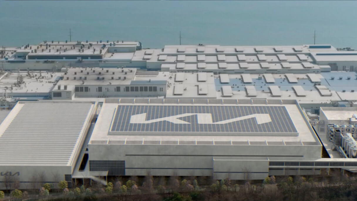 Aerial view of Kia’s Hwaseong EVO Plant, an eco-friendly PBV manufacturing facility with optimized production systems