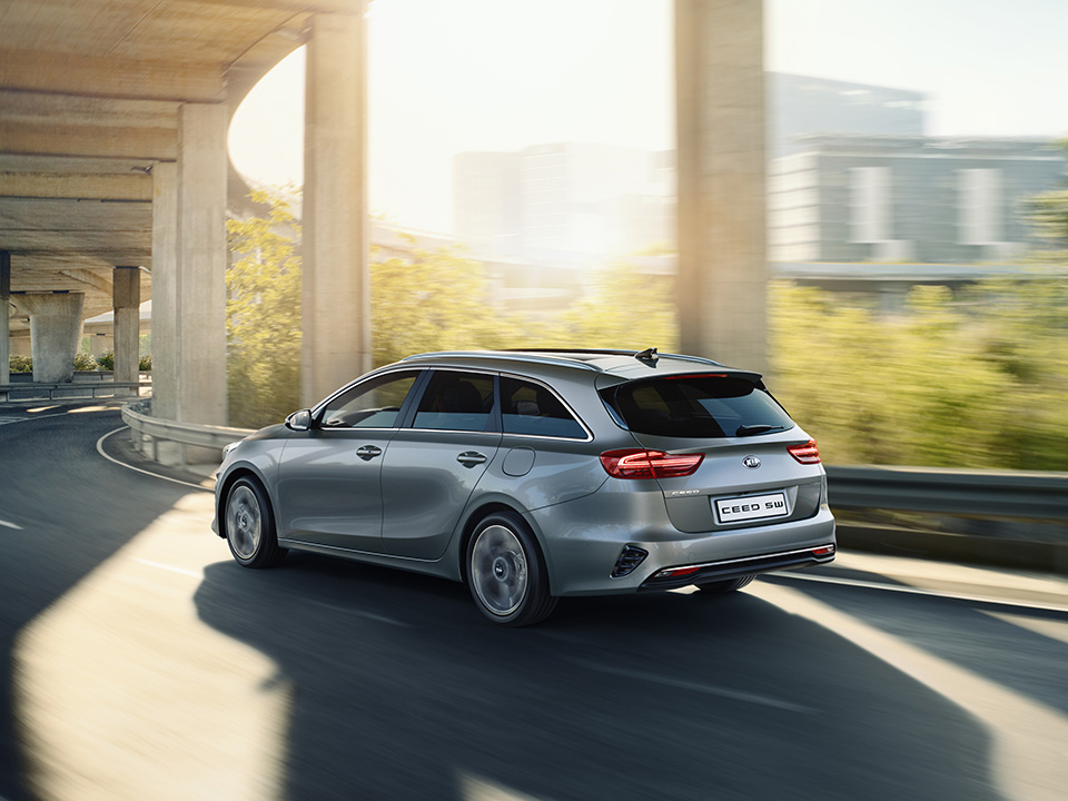Conduite de la kia ceed sportswagon
