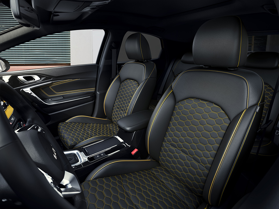 Kia XCeed crossover coupé seats