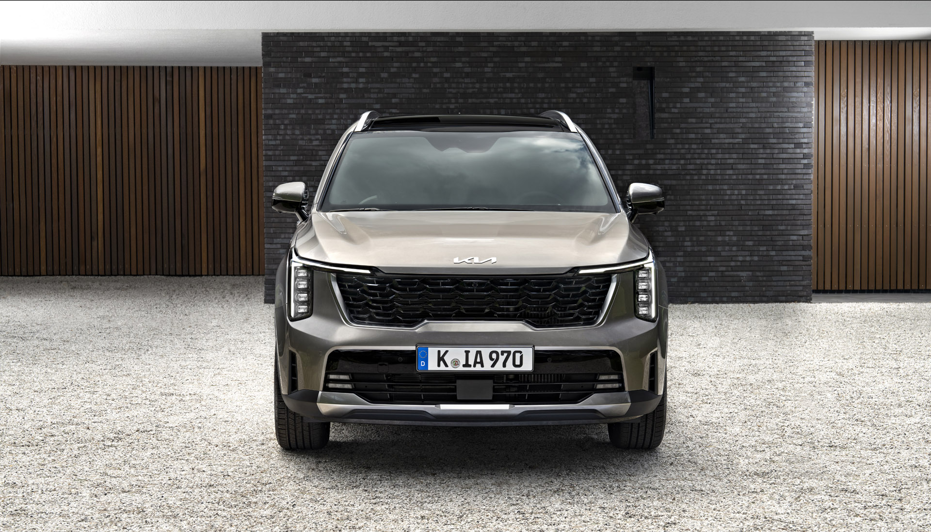 New Kia Sorento front view