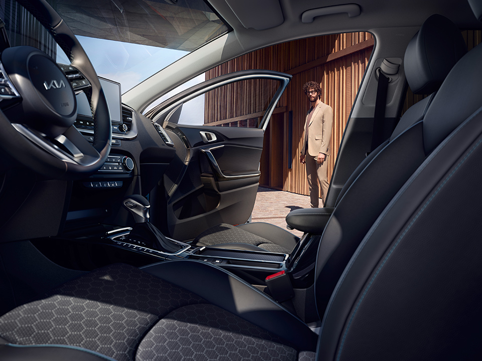 kia ceed interior
